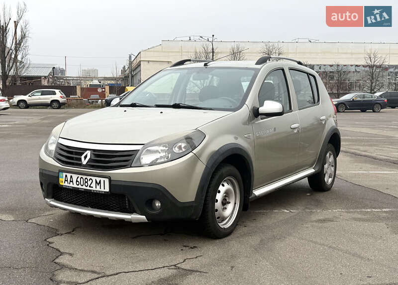 Renault Sandero 2012