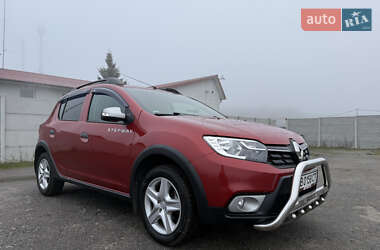 Хэтчбек Renault Sandero 2017 в Виннице