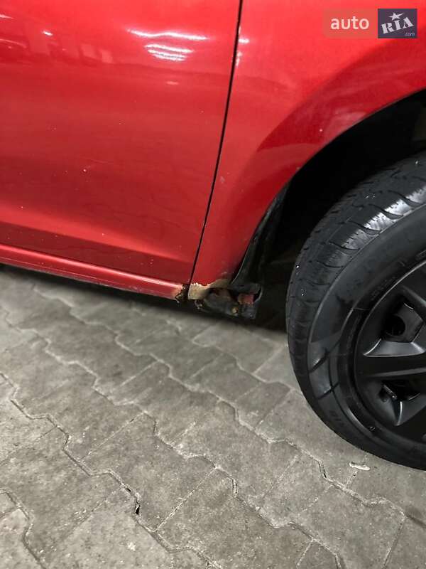 Хэтчбек Renault Sandero 2013 в Смыге