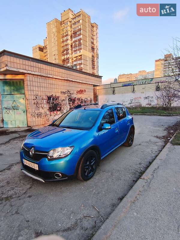 Хэтчбек Renault Sandero 2016 в Киеве