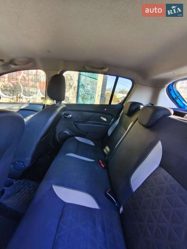 Хэтчбек Renault Sandero 2016 в Киеве