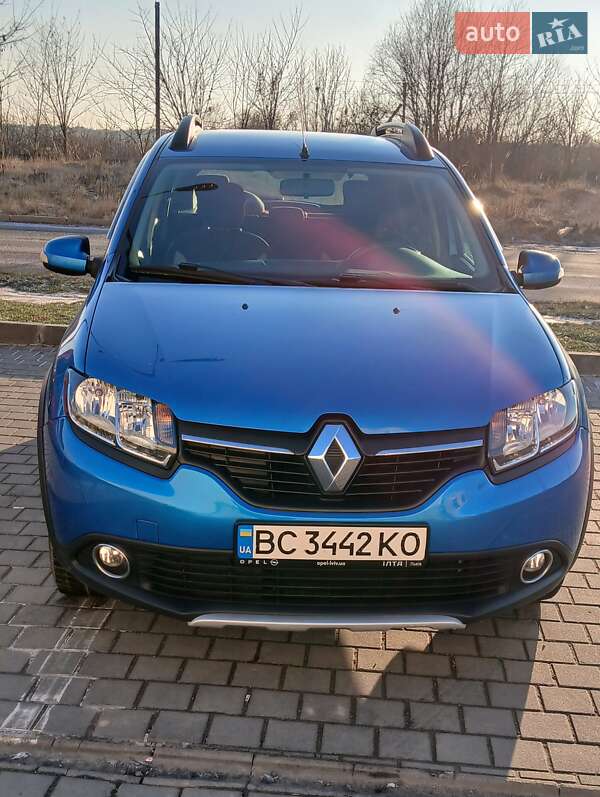 Хетчбек Renault Sandero 2015 в Львові