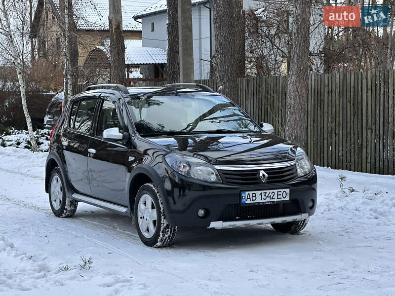 Хетчбек Renault Sandero 2012 в Києві фото 3 Хетчбек Renault Sandero 2012 в Києві