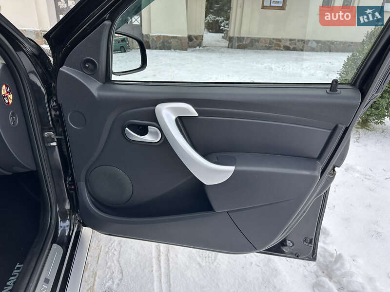 Хетчбек Renault Sandero 2012 в Києві фото 81 Хетчбек Renault Sandero 2012 в Києві