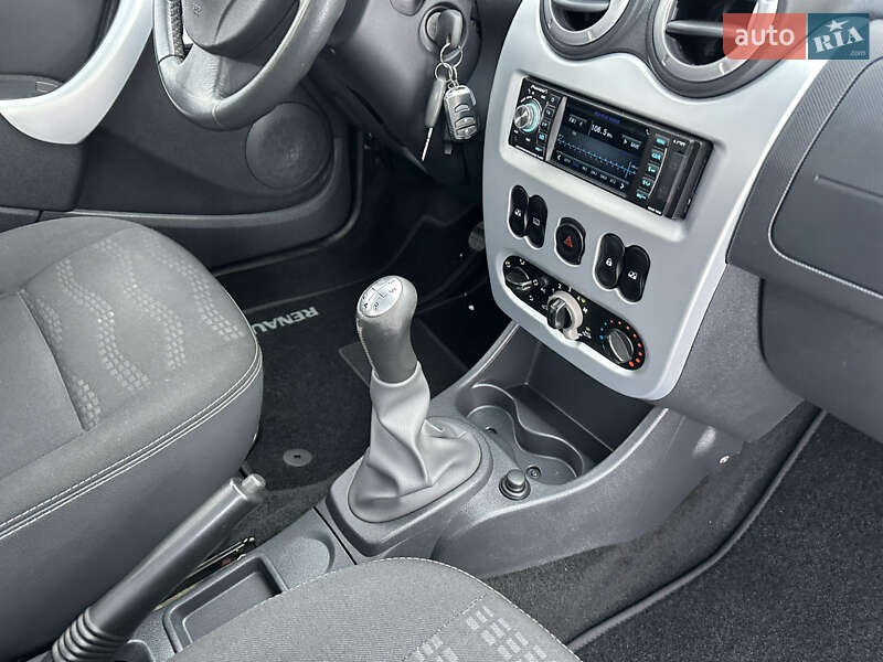 Хетчбек Renault Sandero 2012 в Києві фото 92 Хетчбек Renault Sandero 2012 в Києві