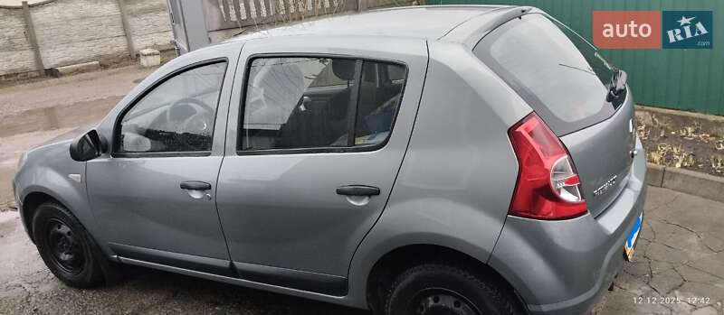 Хетчбек Renault Sandero 2011 в Дніпрі