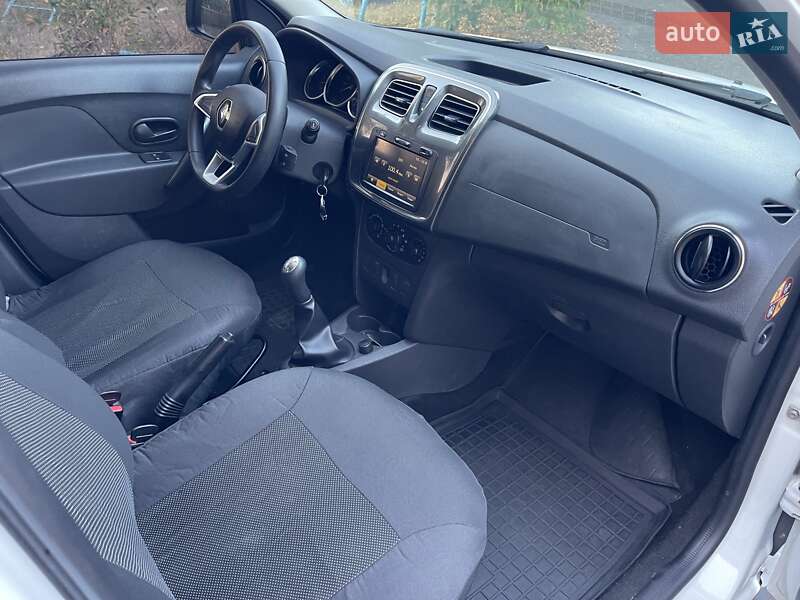 Хэтчбек Renault Sandero 2018 в Каменке фото 27 Хэтчбек Renault Sandero 2018 в Каменке