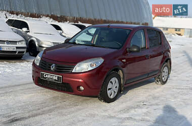 Хэтчбек Renault Sandero 2011 в Валках