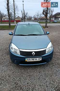 Хетчбек Renault Sandero 2010 в Глобиному