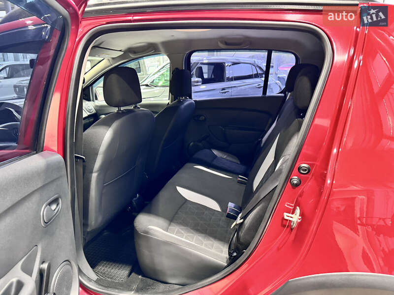 Хэтчбек Renault Sandero 2015 в Одессе