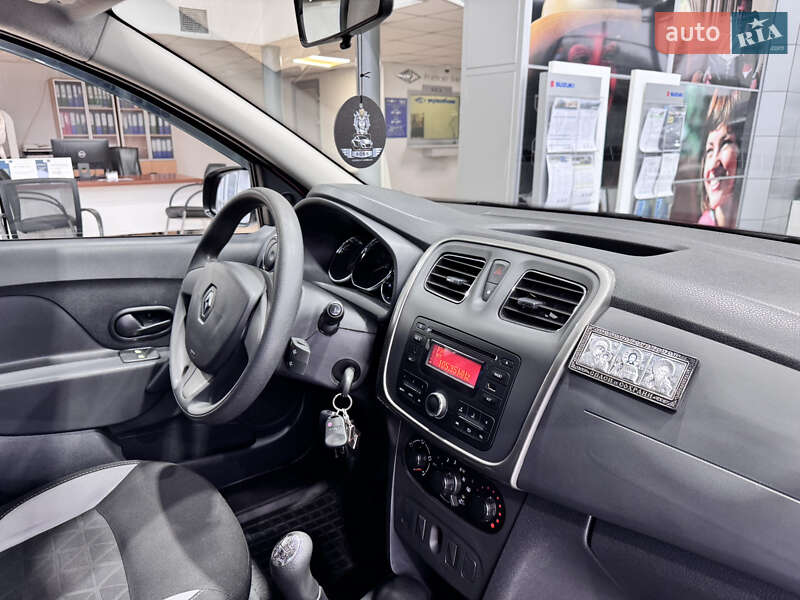 Хэтчбек Renault Sandero 2015 в Одессе