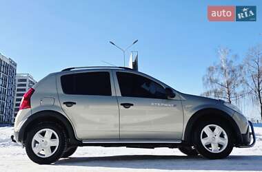 Хэтчбек Renault Sandero 2011 в Киеве