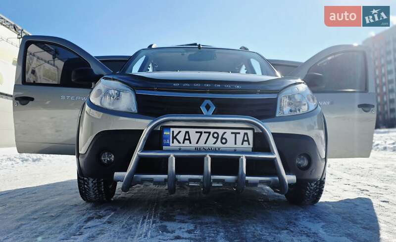 Хэтчбек Renault Sandero 2011 в Киеве