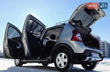 Хэтчбек Renault Sandero 2011 в Киеве