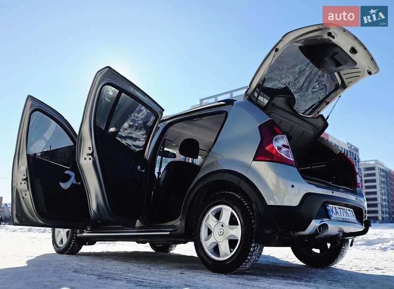 Хэтчбек Renault Sandero 2011 в Киеве