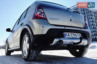 Хэтчбек Renault Sandero 2011 в Киеве