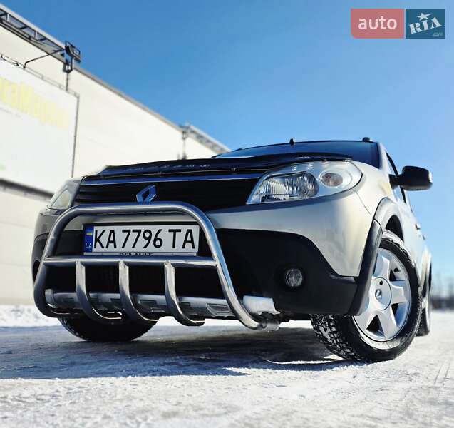 Хэтчбек Renault Sandero 2011 в Киеве
