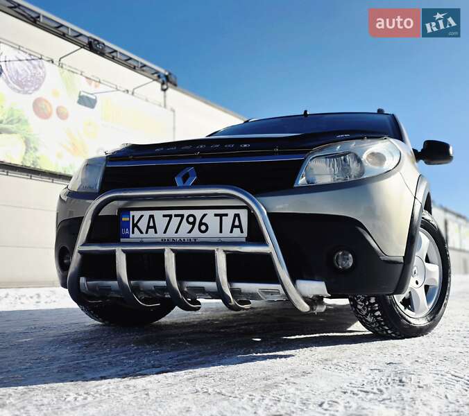 Хэтчбек Renault Sandero 2011 в Киеве