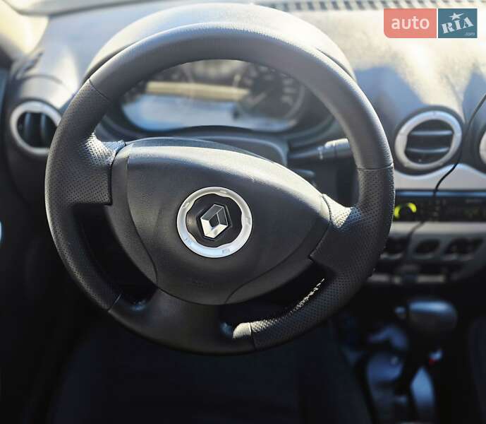 Хэтчбек Renault Sandero 2011 в Киеве