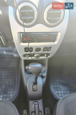 Хэтчбек Renault Sandero 2011 в Киеве