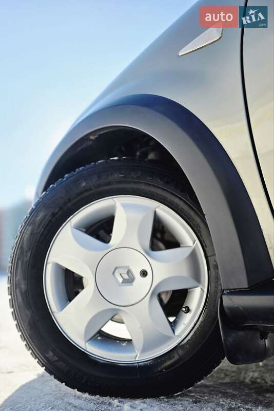 Хэтчбек Renault Sandero 2011 в Киеве