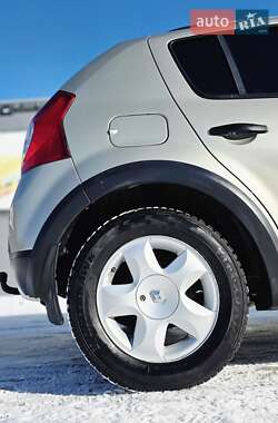 Хэтчбек Renault Sandero 2011 в Киеве