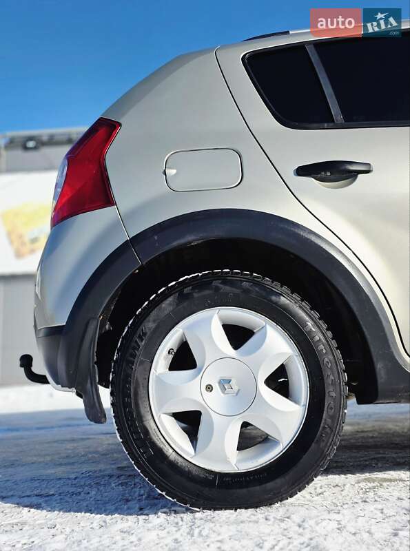 Хэтчбек Renault Sandero 2011 в Киеве