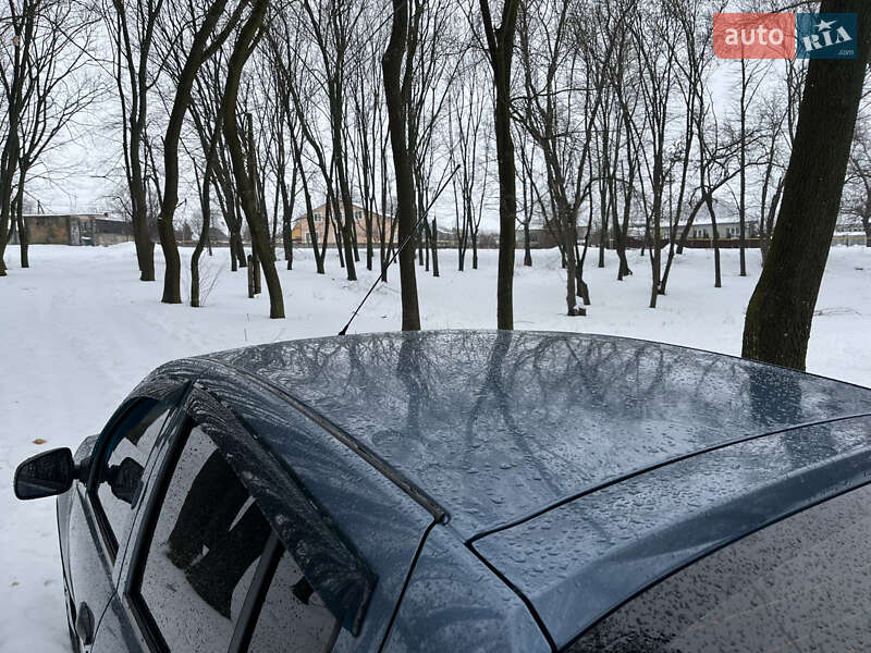 Хэтчбек Renault Sandero 2011 в Хотине