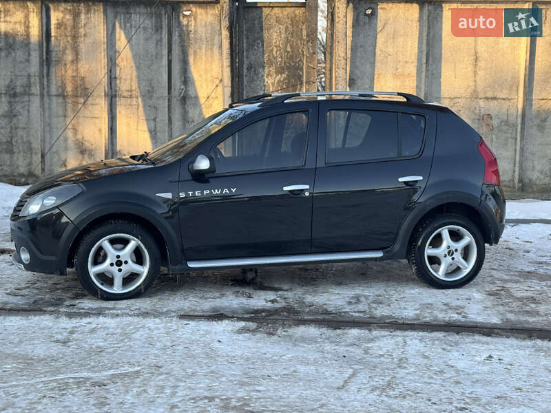 Хэтчбек Renault Sandero 2013 в Лубнах