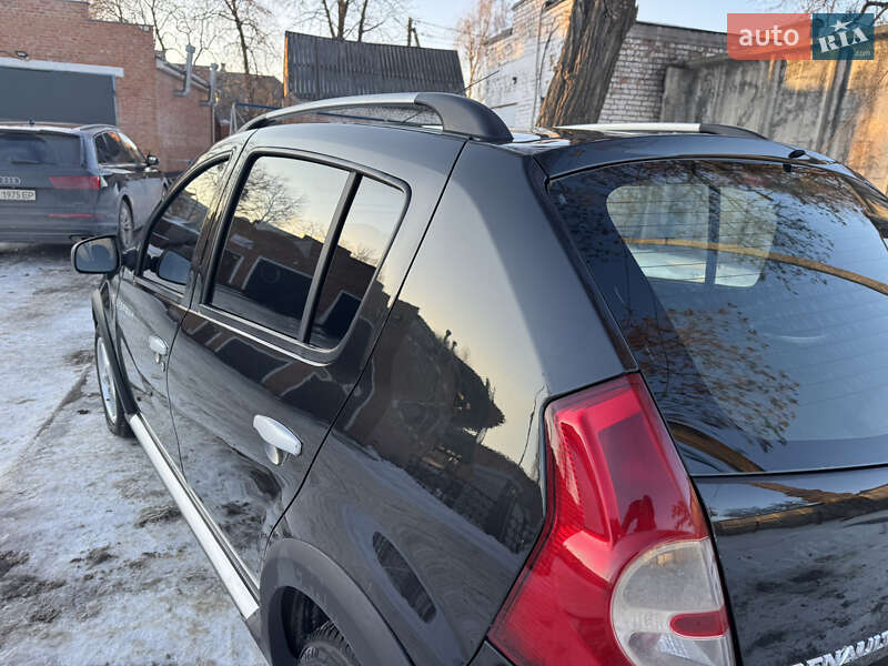 Хэтчбек Renault Sandero 2013 в Лубнах