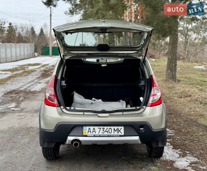 Хэтчбек Renault Sandero 2012 в Киеве