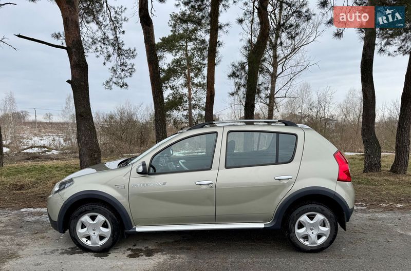 Хэтчбек Renault Sandero 2012 в Киеве