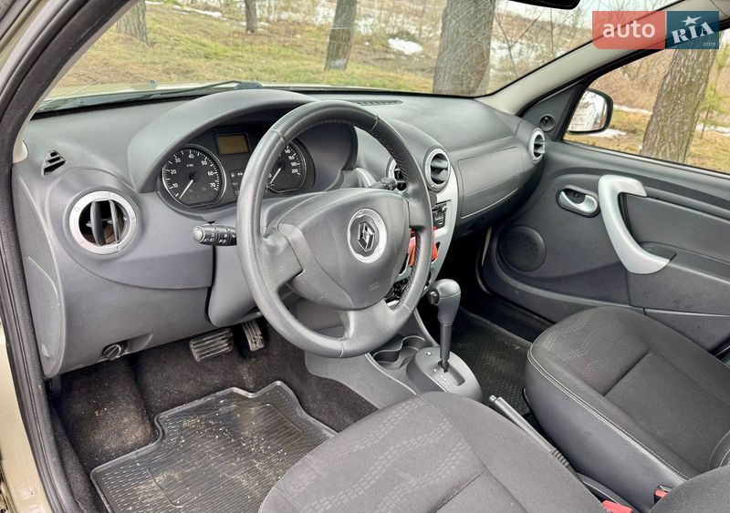 Хэтчбек Renault Sandero 2012 в Киеве