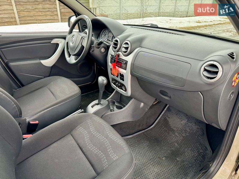 Хэтчбек Renault Sandero 2012 в Киеве