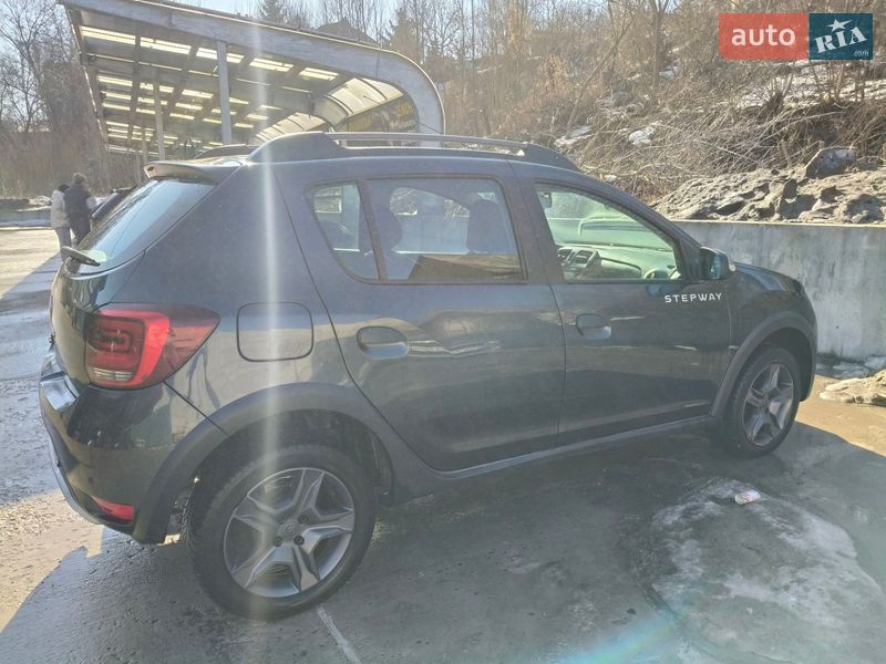 Хэтчбек Renault Sandero 2017 в Киеве