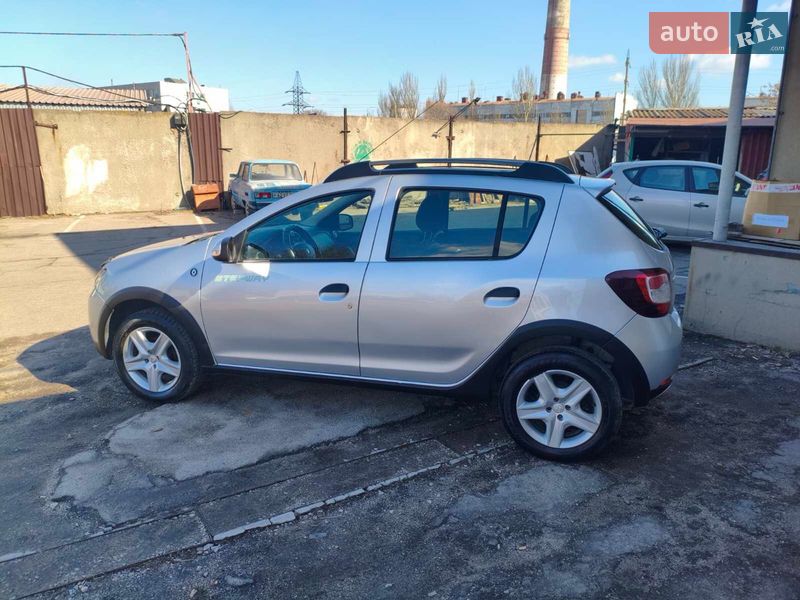 Хэтчбек Renault Sandero 2014 в Запорожье