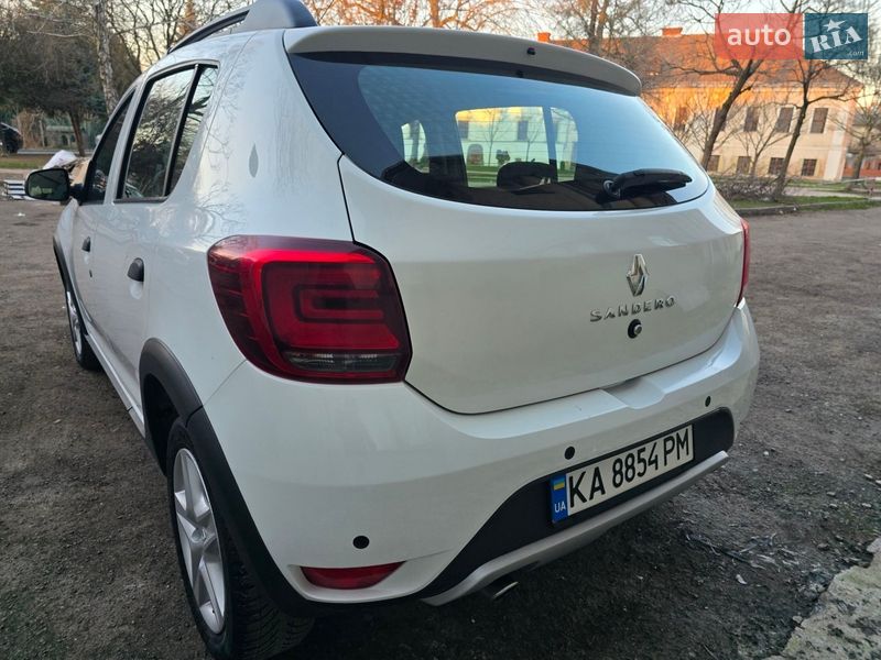 Хэтчбек Renault Sandero 2020 в Мукачево