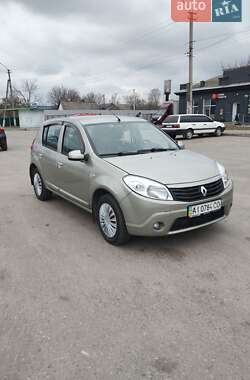 Хетчбек Renault Sandero 2011 в Лубнах