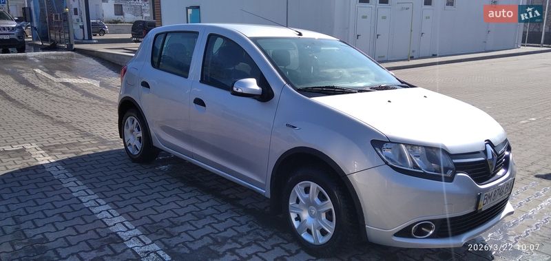 Хетчбек Renault Sandero 2013 в Ромнах
