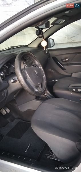 Хетчбек Renault Sandero 2013 в Ромнах