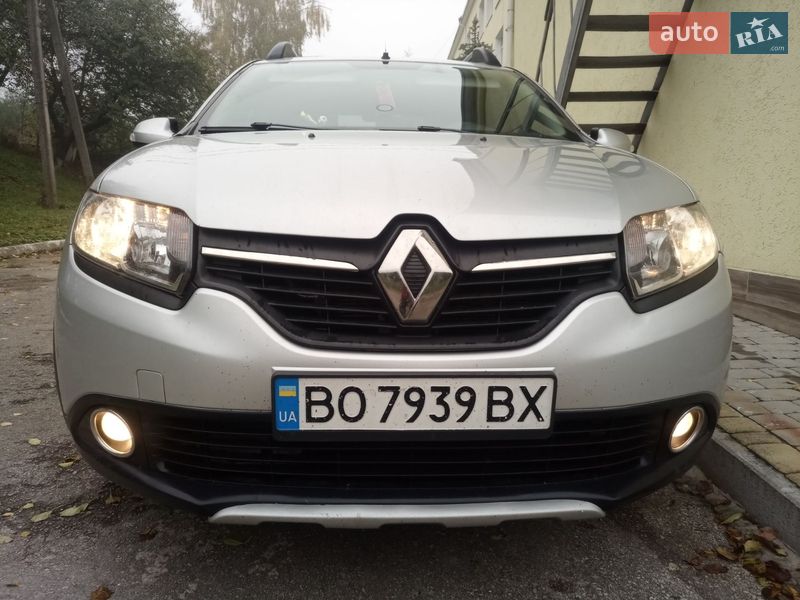 Хэтчбек Renault Sandero 2016 в Гусятине