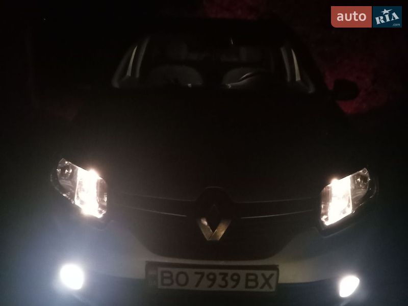 Хэтчбек Renault Sandero 2016 в Гусятине