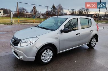 Хэтчбек Renault Sandero 2010 в Прилуках