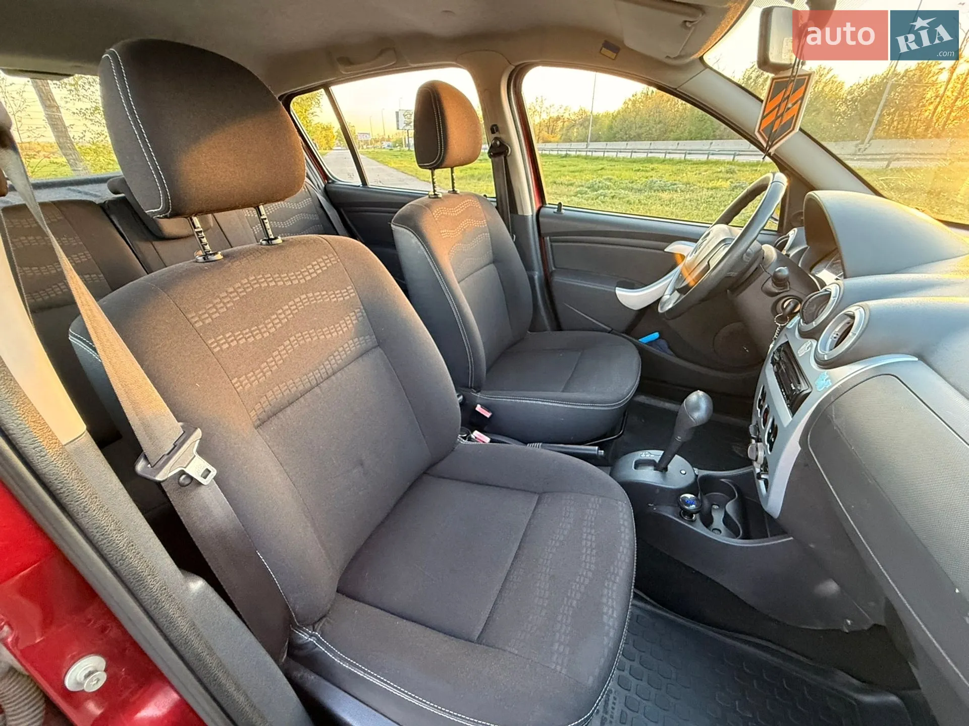 2012 Renault Sandero - мініатюра 25