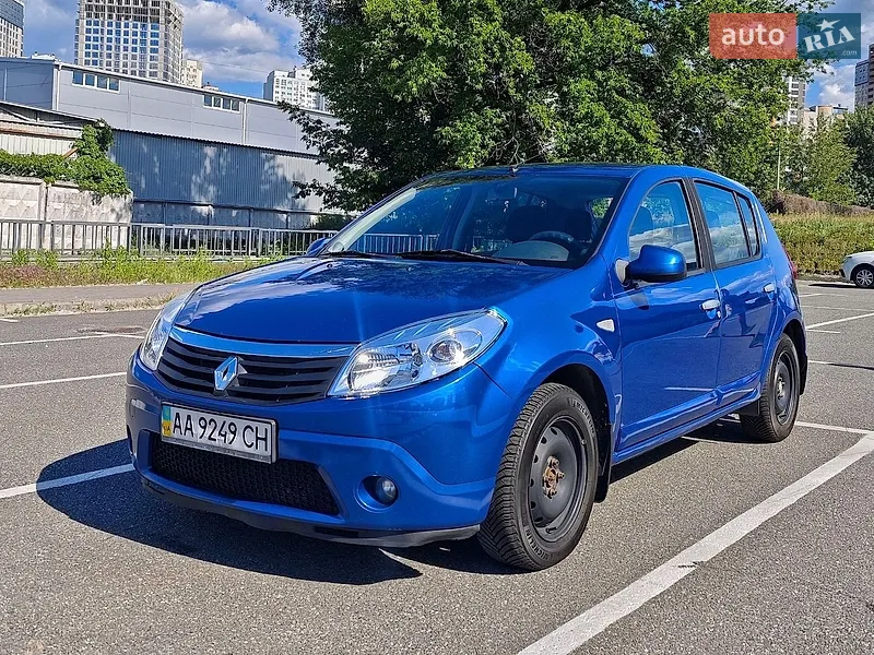 Renault Sandero 2011