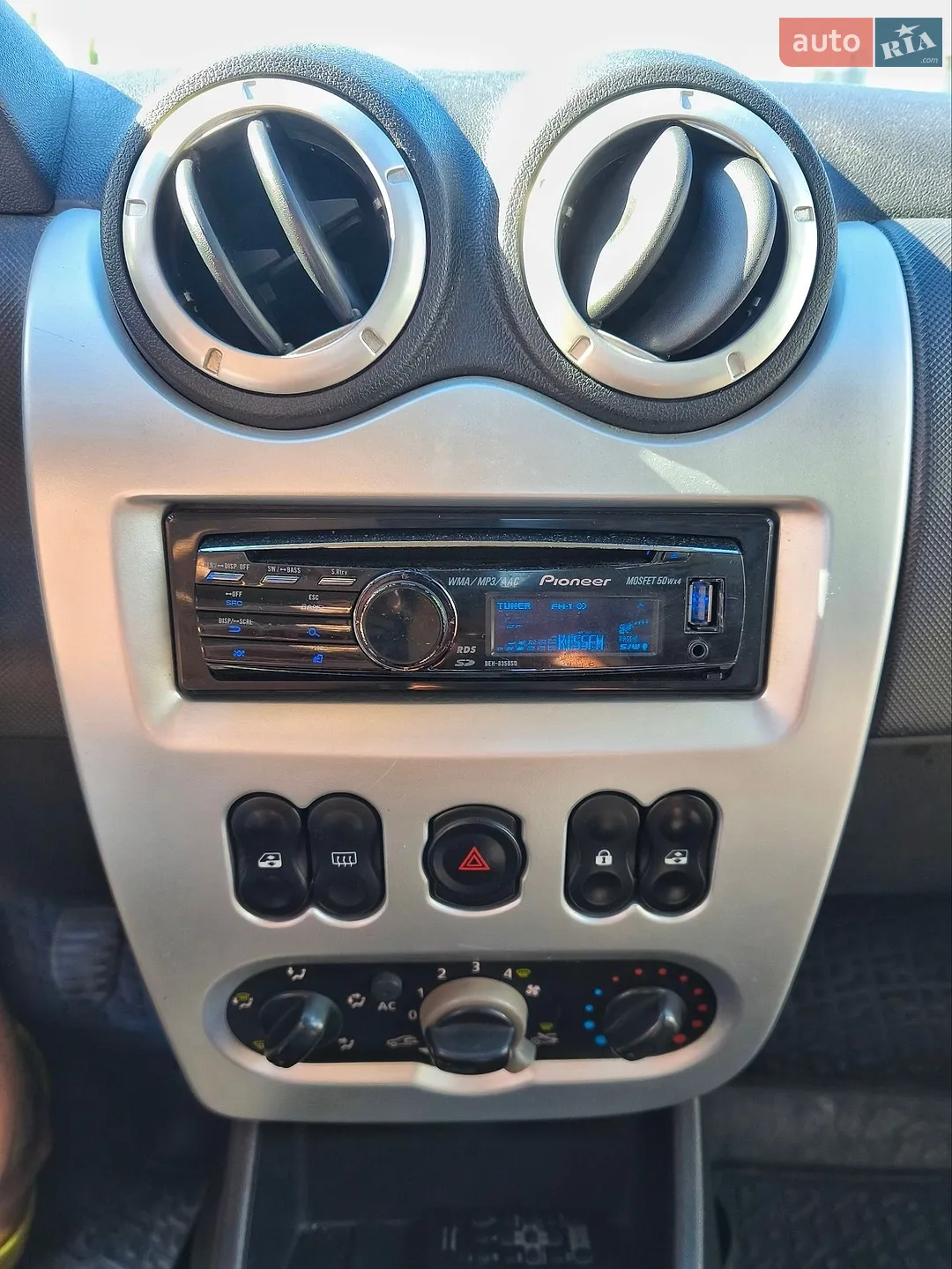 2011 Renault Sandero - мініатюра 12