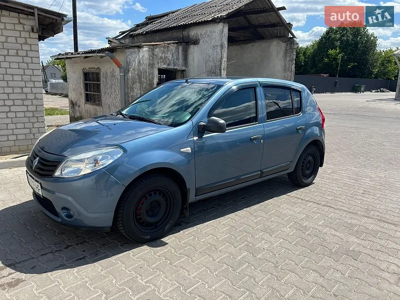 Renault Sandero 2011