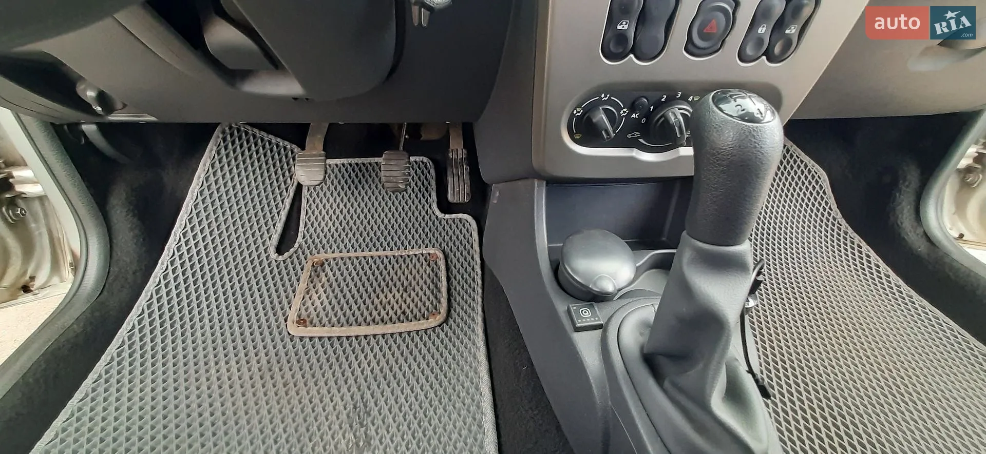 2012 Renault Sandero - мініатюра 12