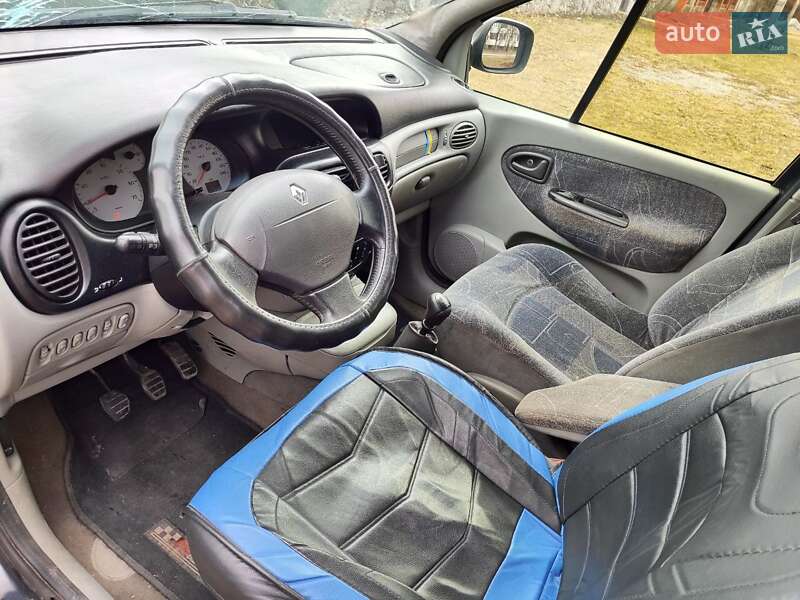 Минивэн Renault Scenic RX4 2002 в Лубнах