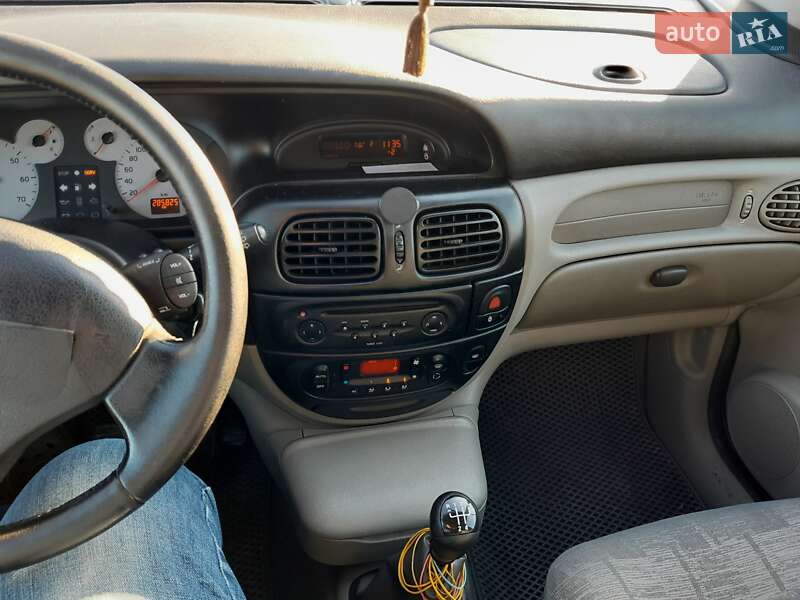 Мінівен Renault Scenic RX4 2002 в Обухові